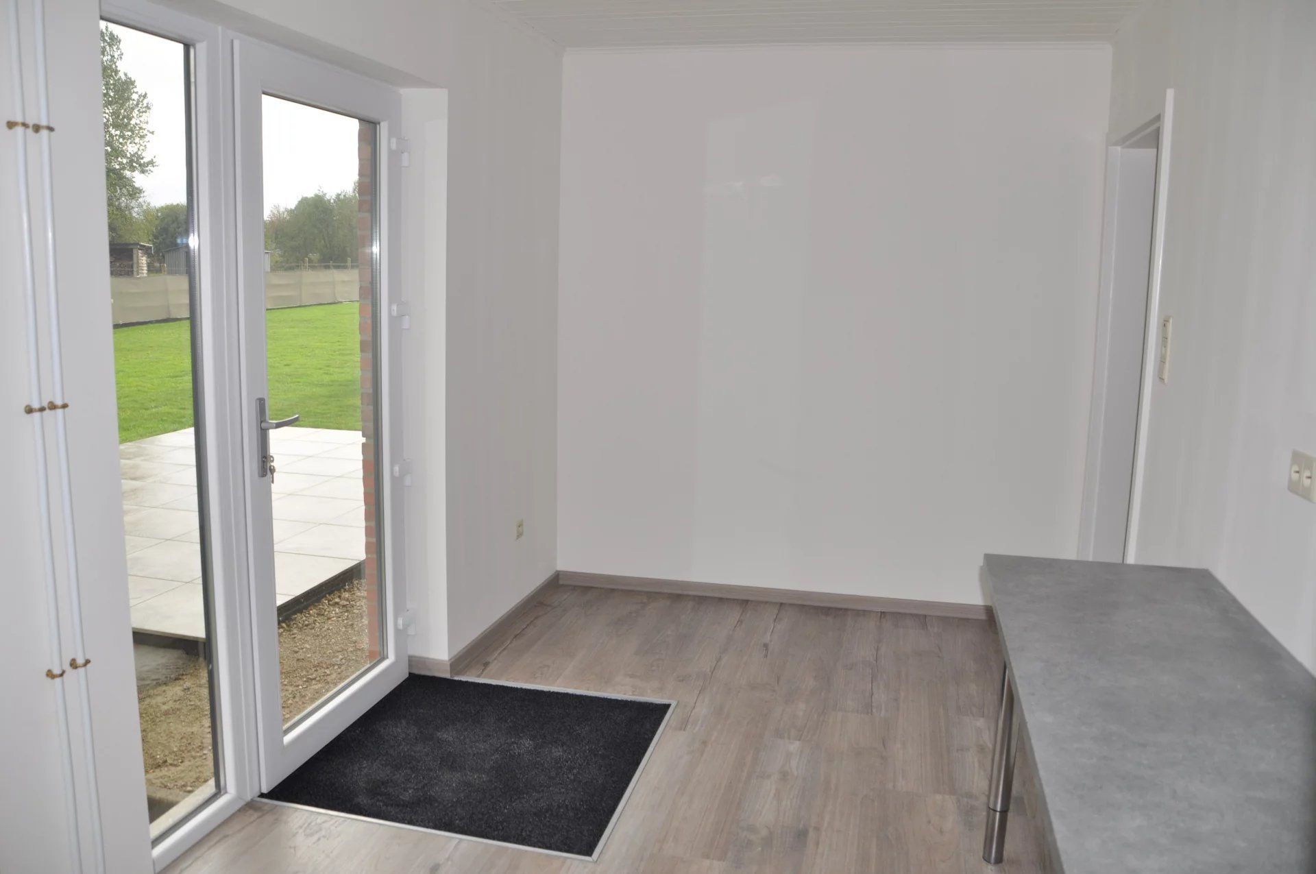 GERENOVEERDE WONING MET 3 SLPK EN LEUKE ONDERHOUDSVRIENDELIJKE TUIN IN BERBROEK foto 9