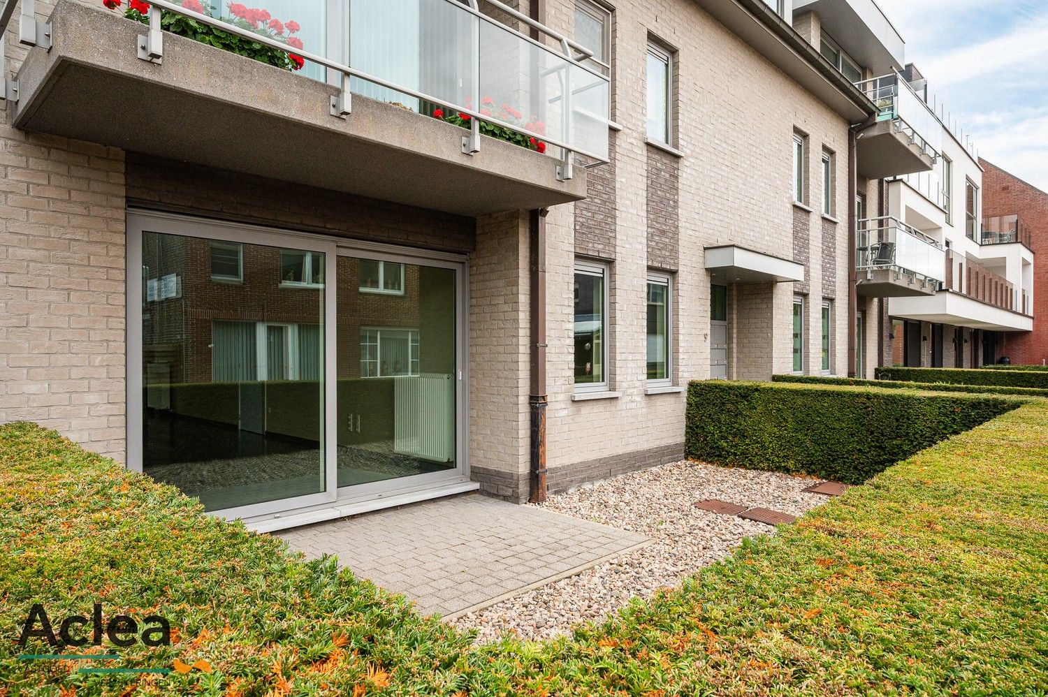 Ruim lichtrijk gelijkvloers appartement met 2 terrassen en garage foto 27