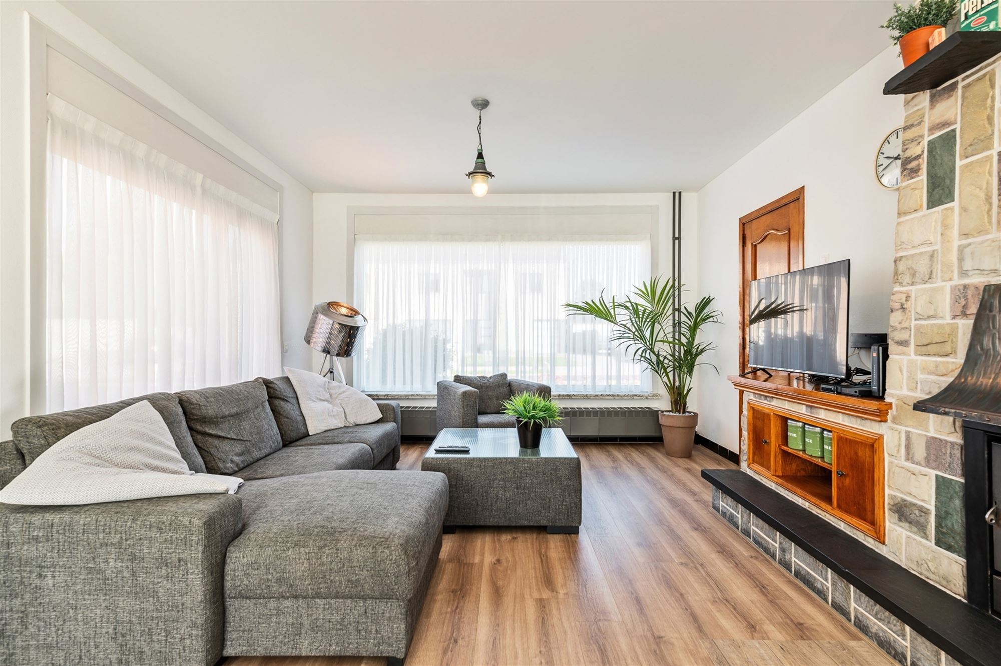 GERENOVEERDE INSTAPKLARE WONING OP 1726M2 TEGEN NATUURGEBIED! foto 7