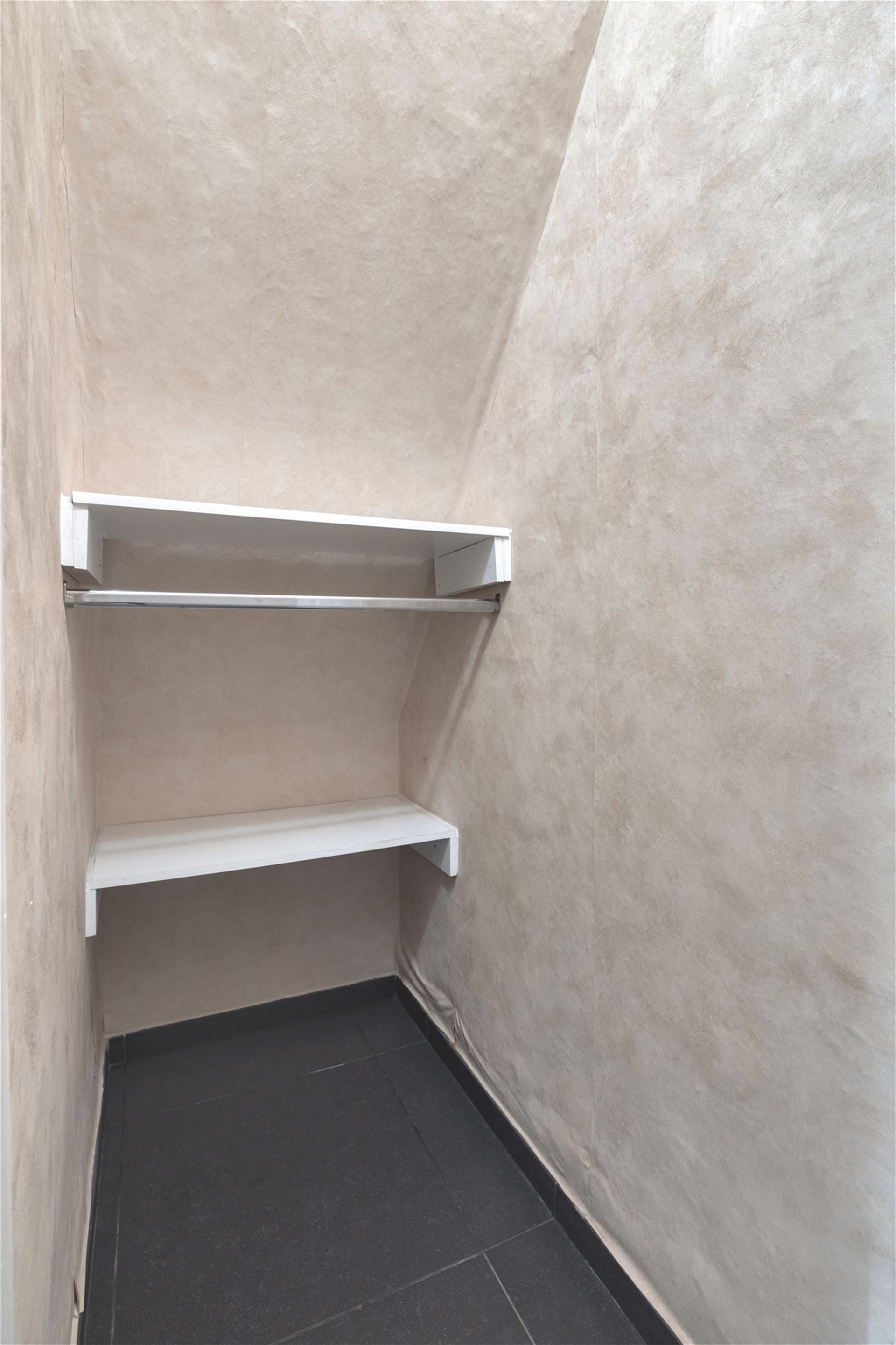 Verzorgde rijwoning, goed bereikbaar. foto 9