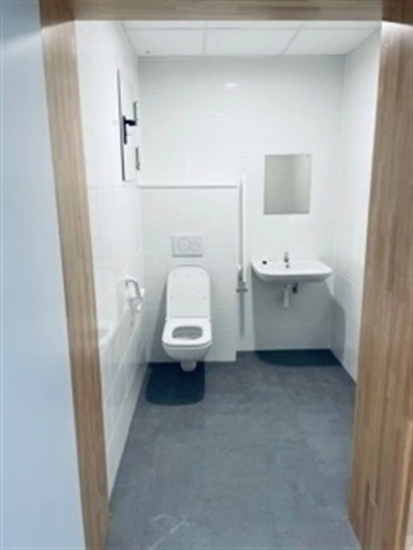 kantoorgebouw met 2x 400m² op her eerste en tweede verdiep - reeds ingericht foto 9