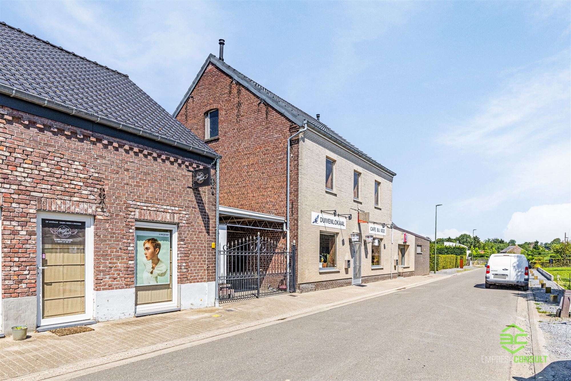 Rustig gelegen café in Rummen met woonst en grote garage foto 2