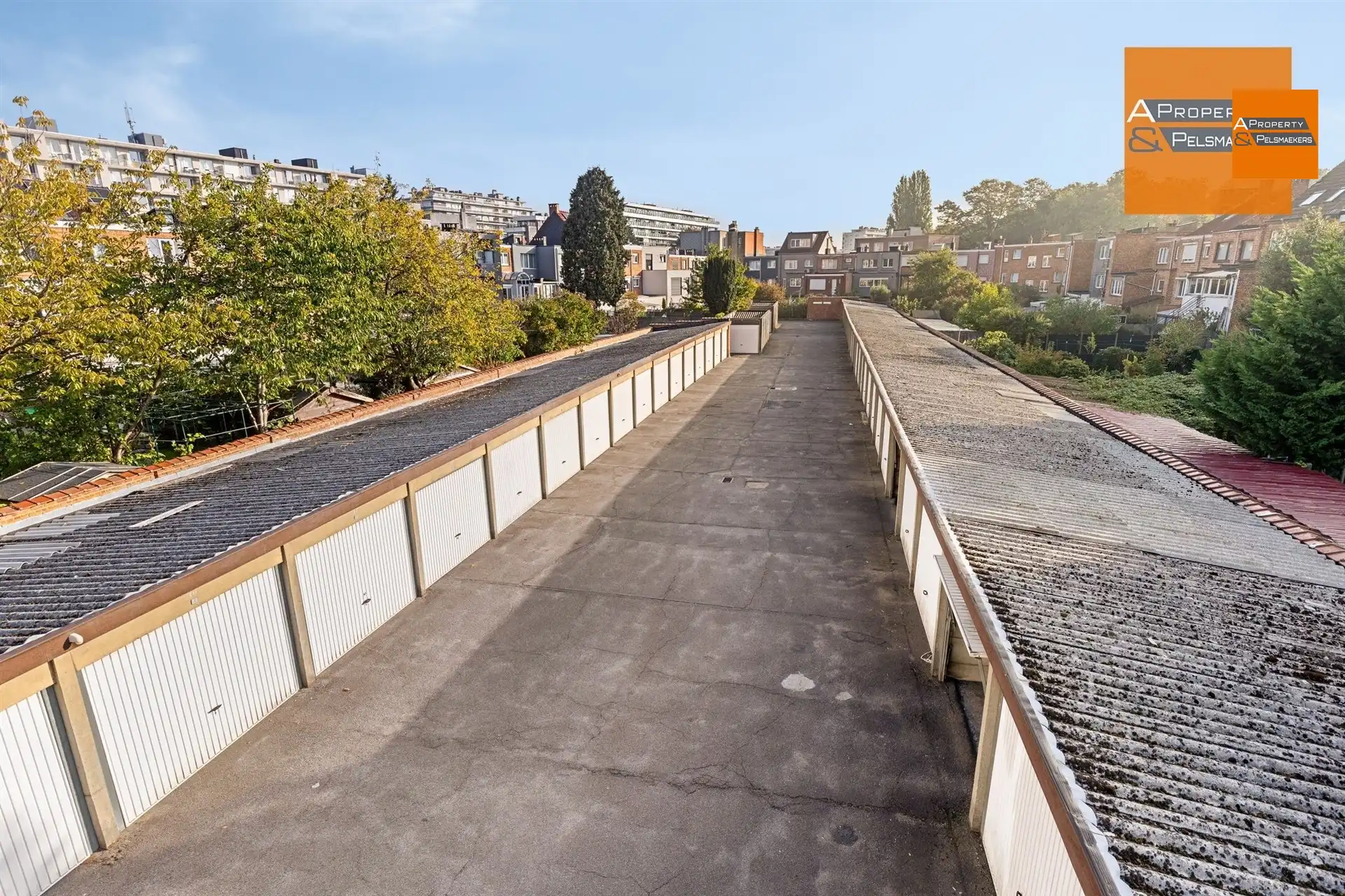  BOD AANVAARD  58  gesloten garageboxen foto 2