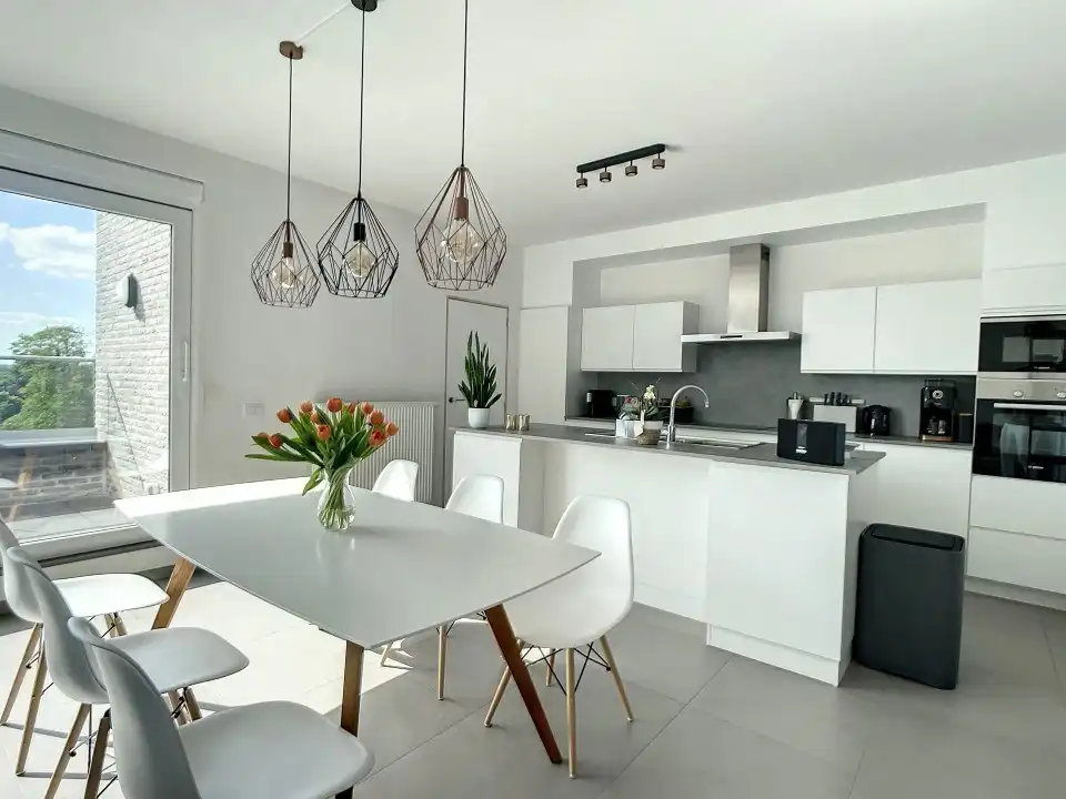 Appartement met 3 slaapkamers in centrum Oostnieuwkerke foto 2
