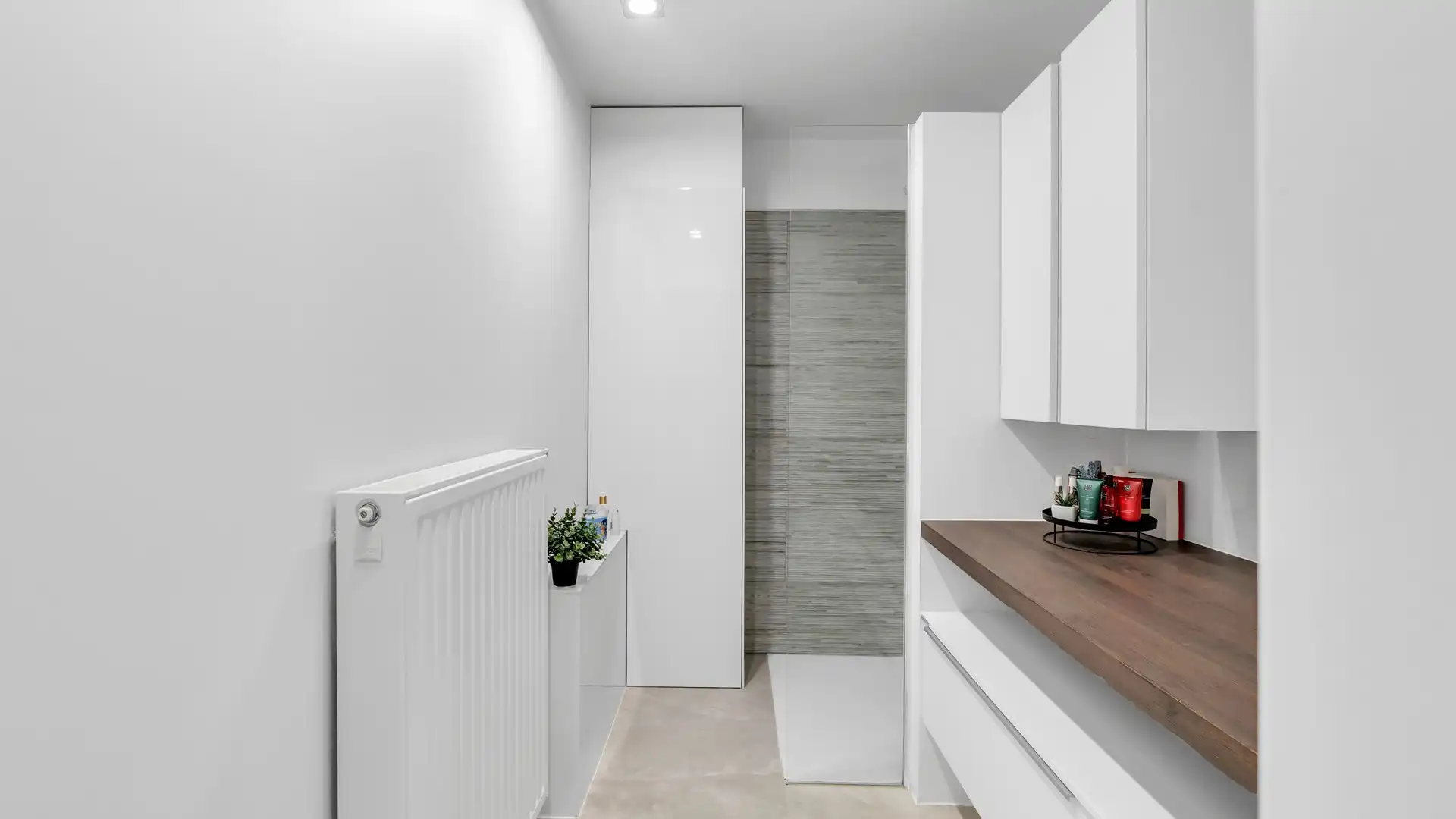 Instapklaar gelijkvloers appartement met 2 slaapkamers en tuin foto 16