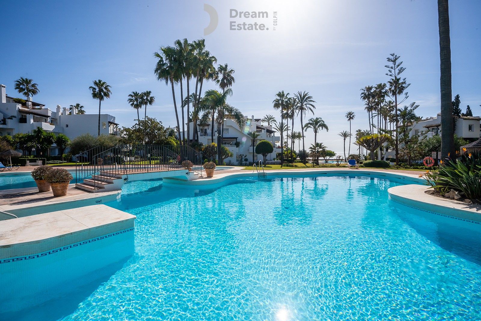 Prachtig appartement op de eerste lijn in Estepona foto 5