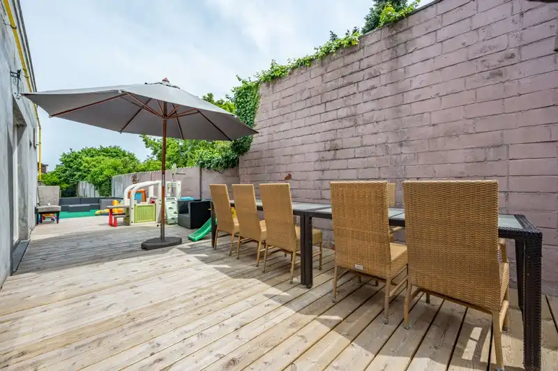 Gerenoveerde ruime gezinswoning met handelsruimte, garage, tuin en 3 slaapkamers op een perceel van 391 m² in het centrum van Wakken. foto 24