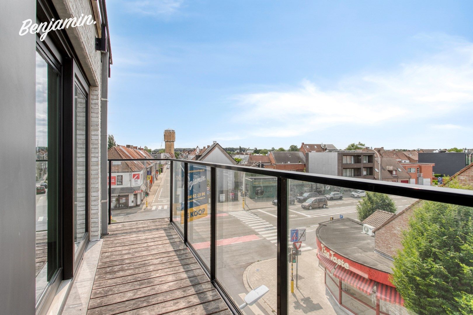 Recent instapklaar appartement met zonneterras en staanplaats in Roeselare foto 2