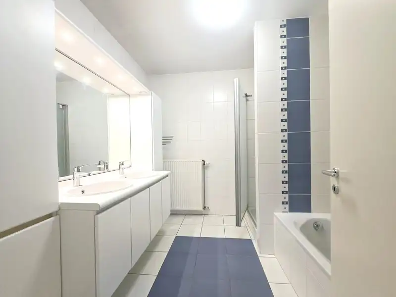 Comfortabel wonen vlakbij het centrum met eigen parking foto 7