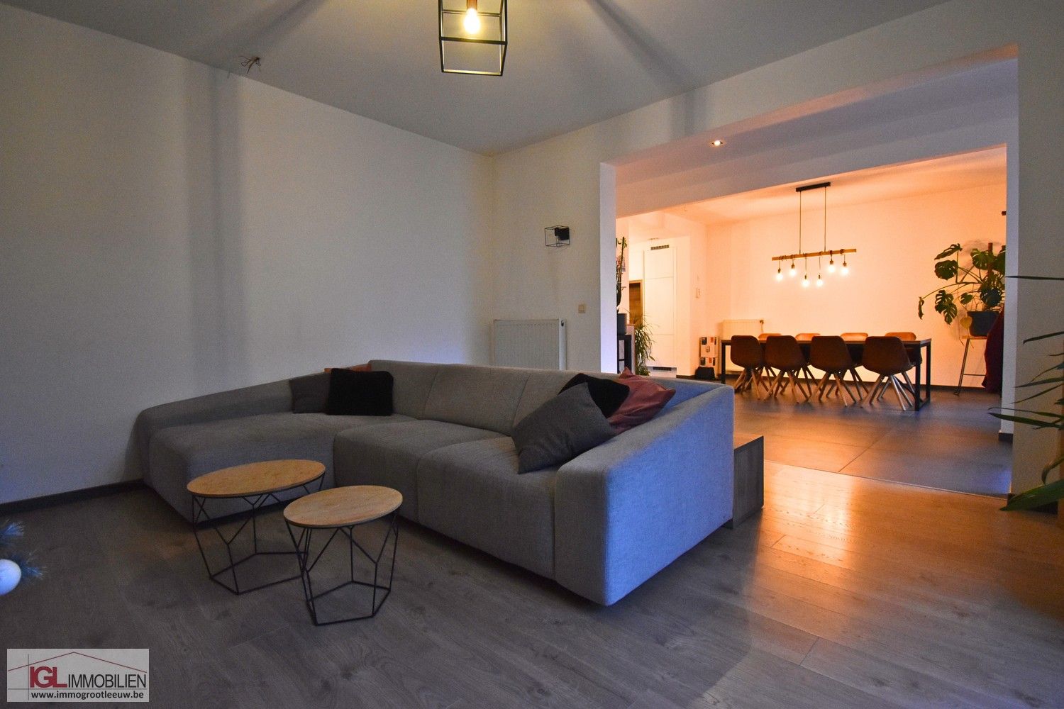 Ruime gezinswoning met 4 slaapkamers, tuin, terras en 2 staanplaatsen te huur foto 3