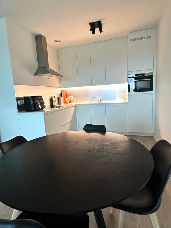 Hippe stadsmus(sen) gezocht voor 1 slaapkamer app. op 13° V met staanplaats en kelderberging foto 10