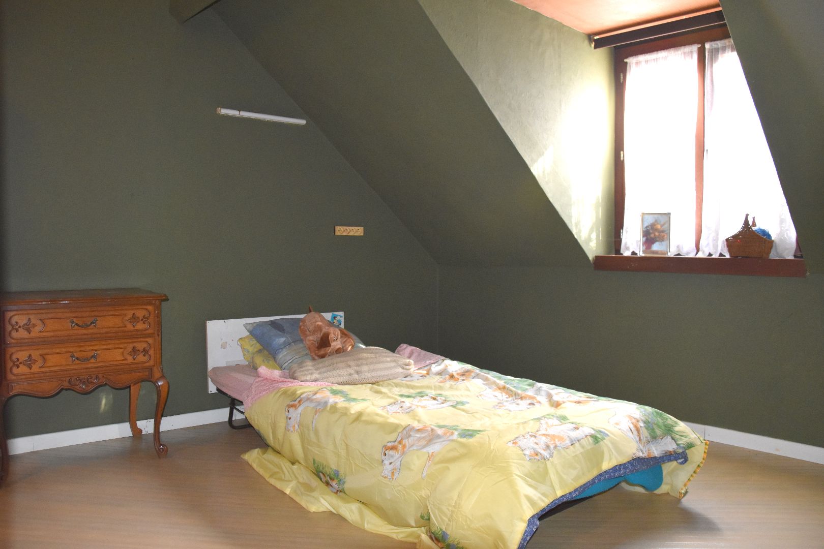 Te koop in Moorsele deze te renoveren HOB met véél potentieel foto 11