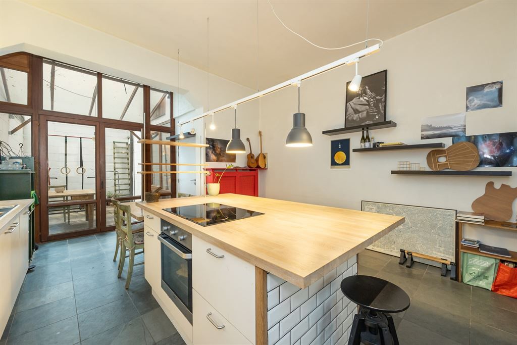 Karaktervol appartement met stadskoer foto 5