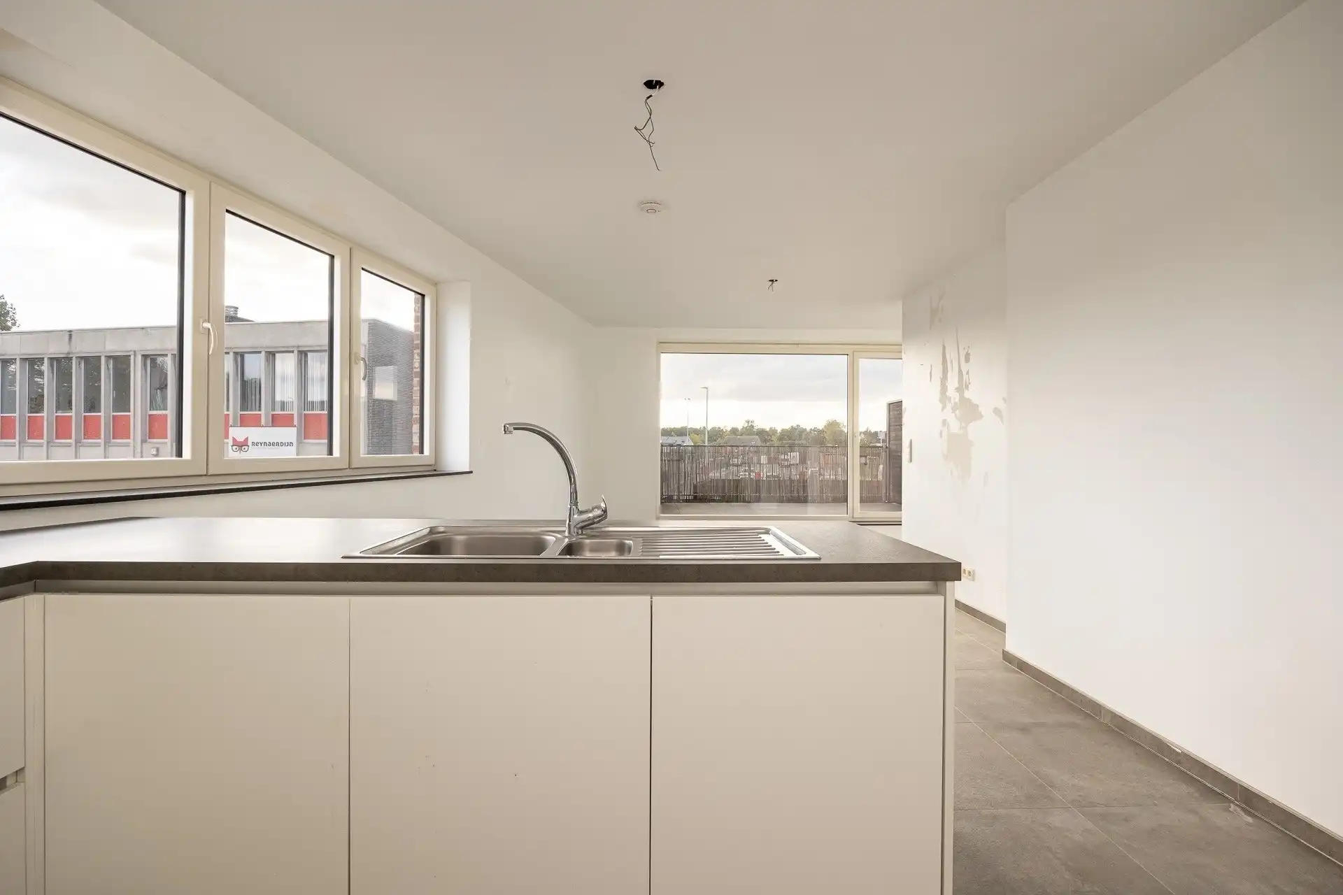 Appartement met 1 slaapkamer en autostaanplaats in het centrum van Kemzeke foto 4