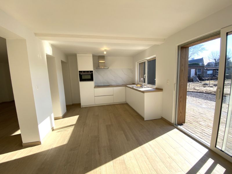 GROOT GV APPARTEMENT (+-117m²) (!!! reg. rechten van toepassing/GEEN BTW!!!)  +autostp + tuin en buitenberging foto 9