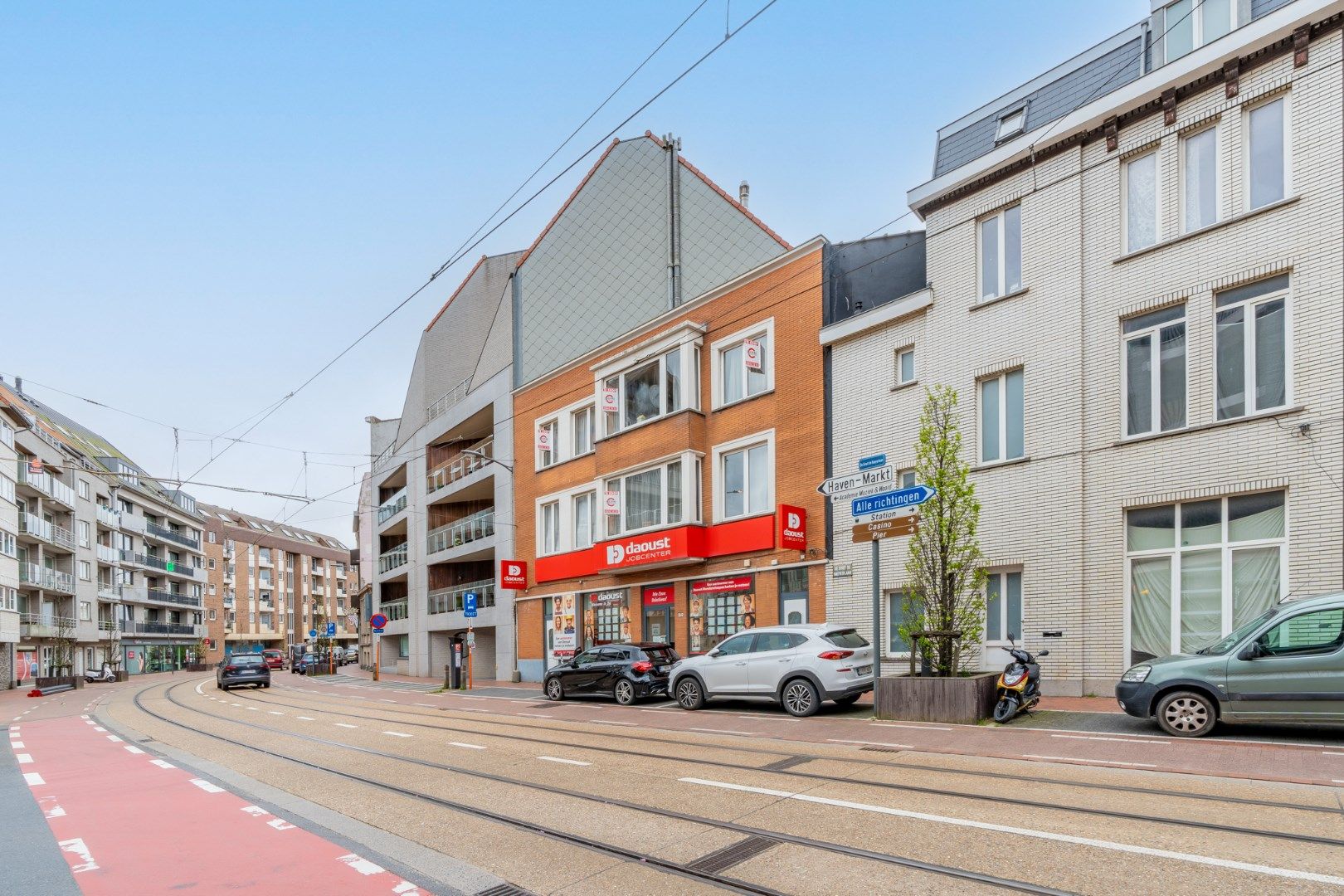 Opbrengsteigendom met lopende handelshuur + 2 appartementen foto 1