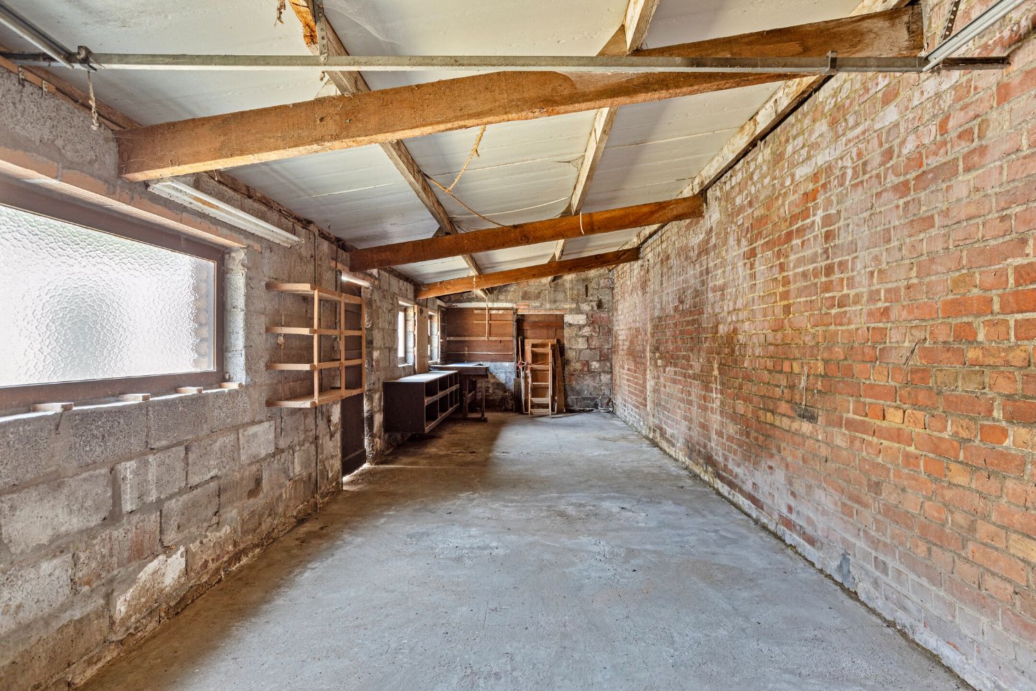 CHARMEVOLLE TE RENOVEREN VRIJSTAANDE WONING met VEEL MOGELIJKHEDEN op perceel van 835 m² foto 12