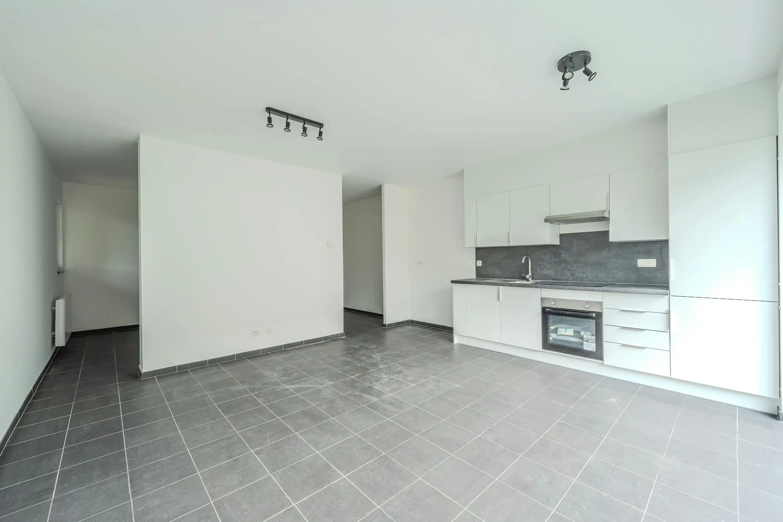 Lichtrijke studio met slaaphoek en met tuintje te Bredene  foto 7