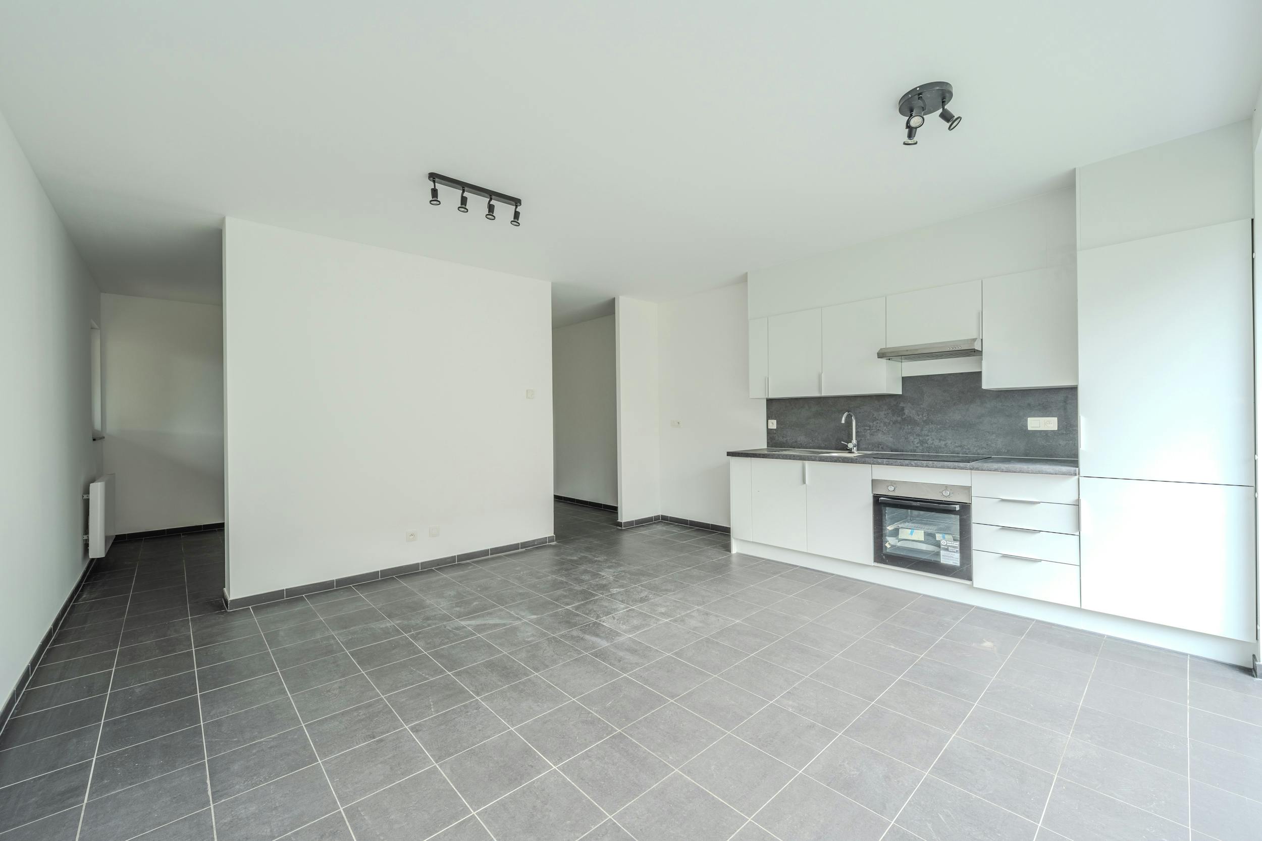 Lichtrijke studio met slaaphoek en met tuintje te Bredene  foto 7