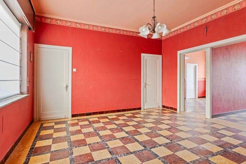 Grondig op te frissen woning TE KOOP nabij centrum Wakken. foto 5