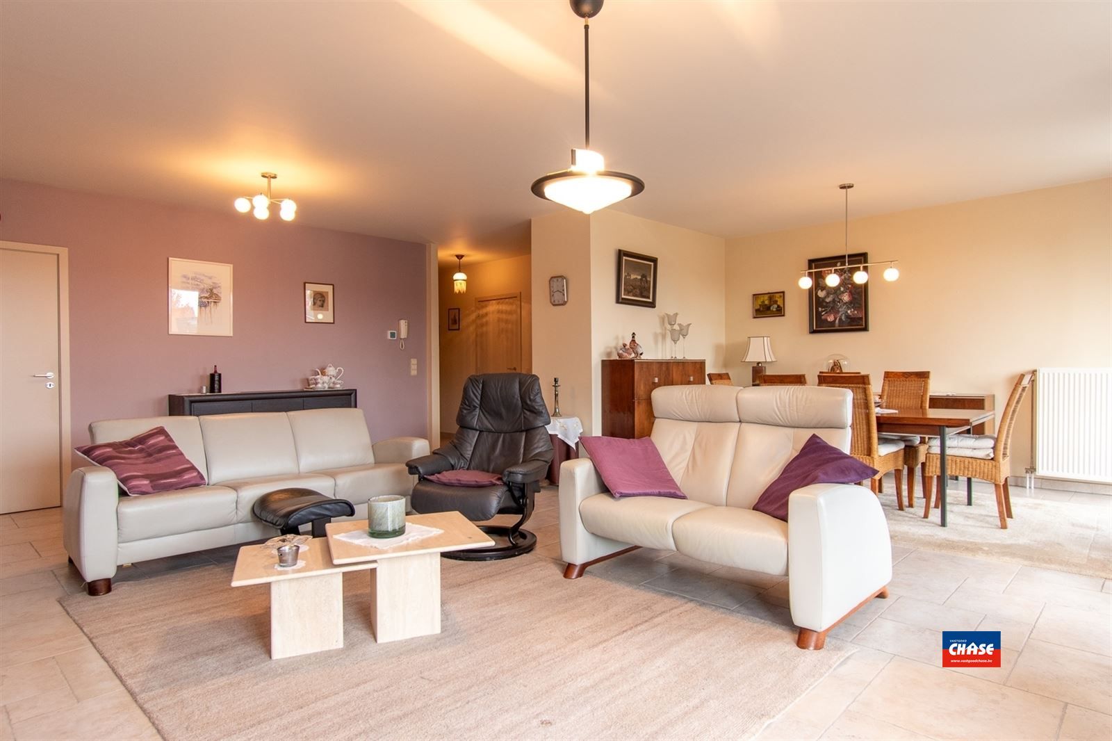 Zeer ruim appartement met 2 grote slaapkamers, mooi terras en ondergrondse autostaanplaats foto 3