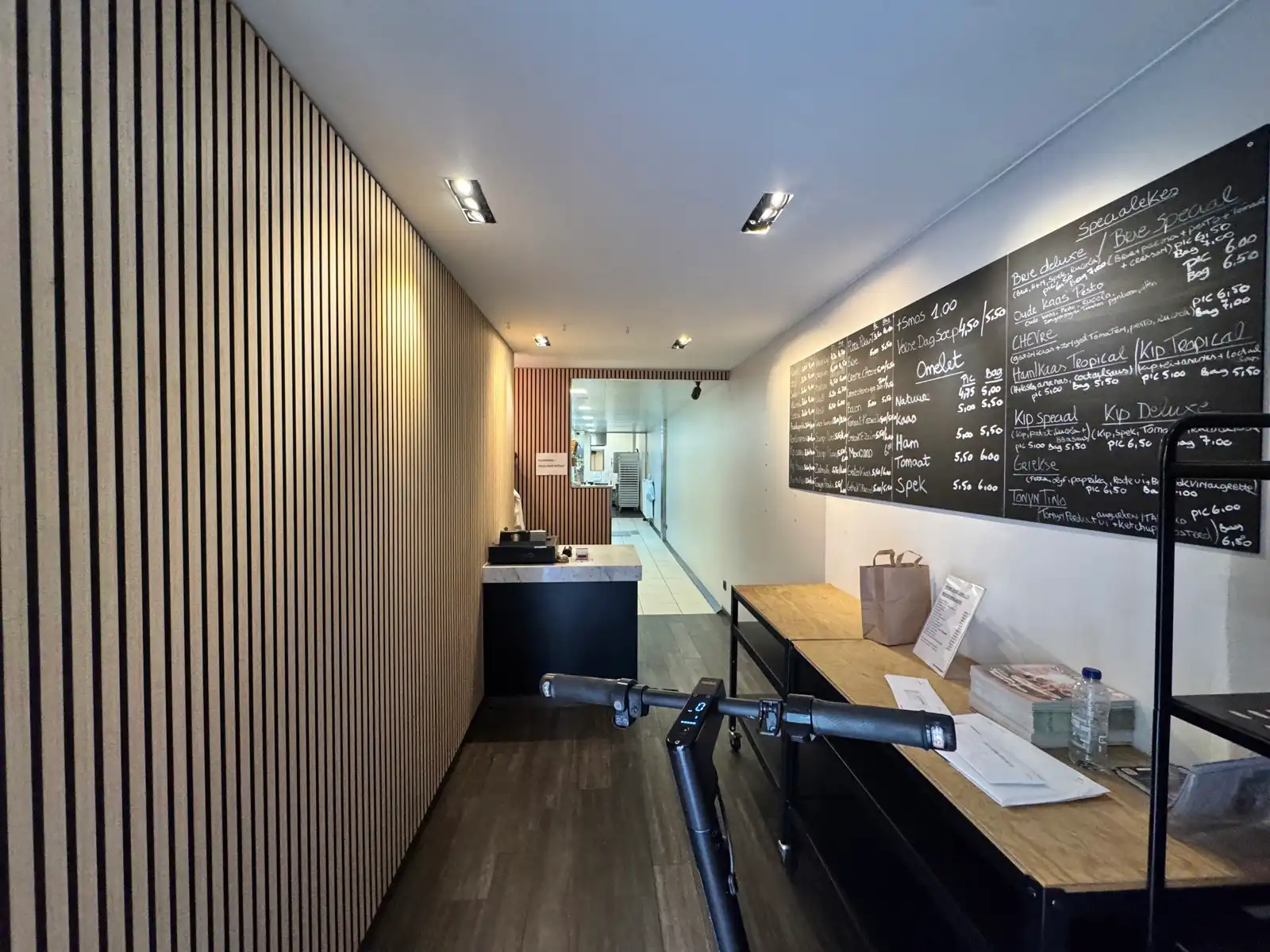 Instapklaar pand 108 m² voor take-away & delivery foto 3