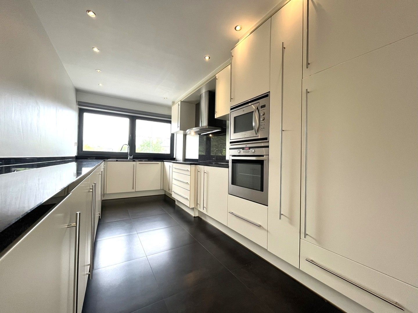 Duplex appartement met 2 slaapkamers en ondergrondse parking foto 6