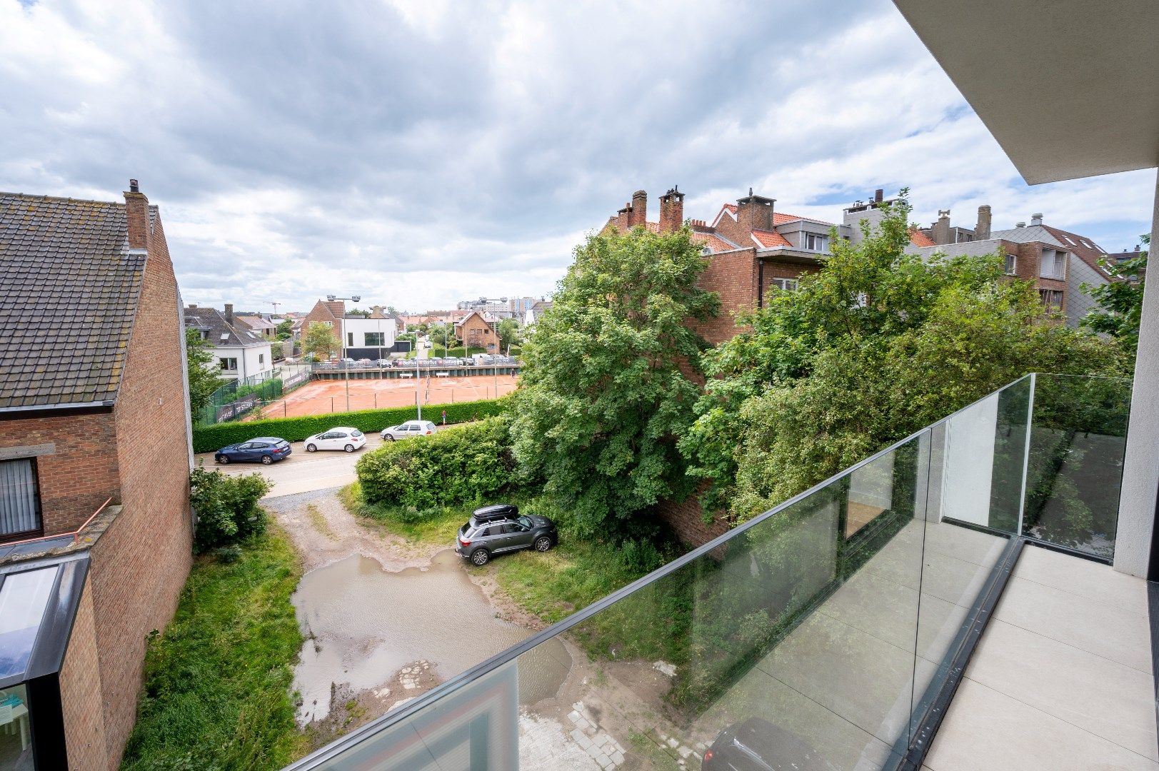 Vernieuwbouw – Luxueuze appartementen in een standingvol gebouw met glorieuze gevel op een boogscheut van het strand te Mariakerke! foto 13