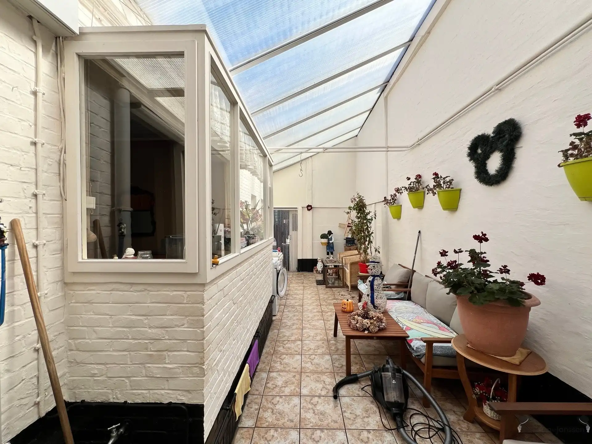 centrumwoning met veel ruimte en garage. foto 12