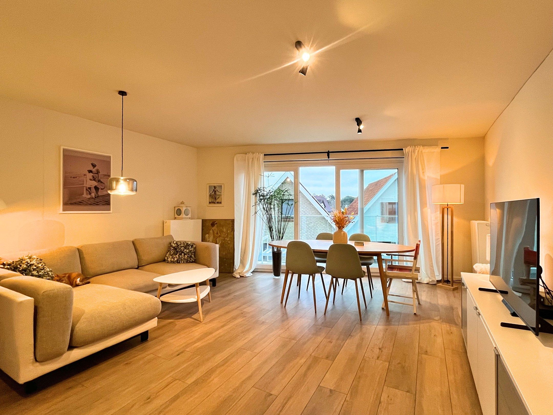 Leuk vernieuwd appartement met 2 slaapkamers te Knokke  foto 2