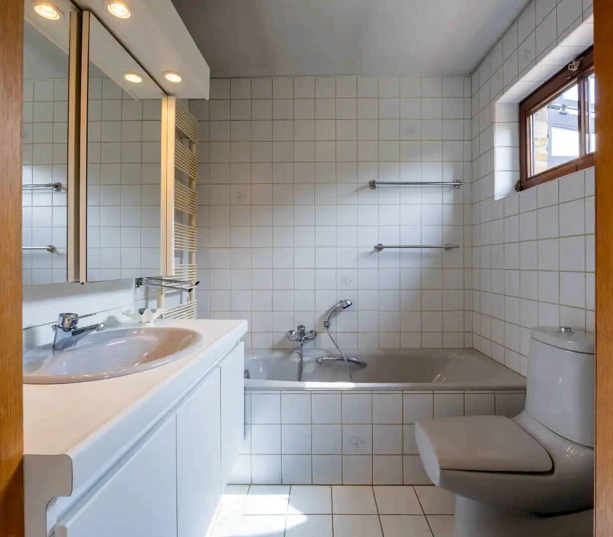 Charmante en solide villa met zonnige tuin in het hart van Zwevezele foto 18