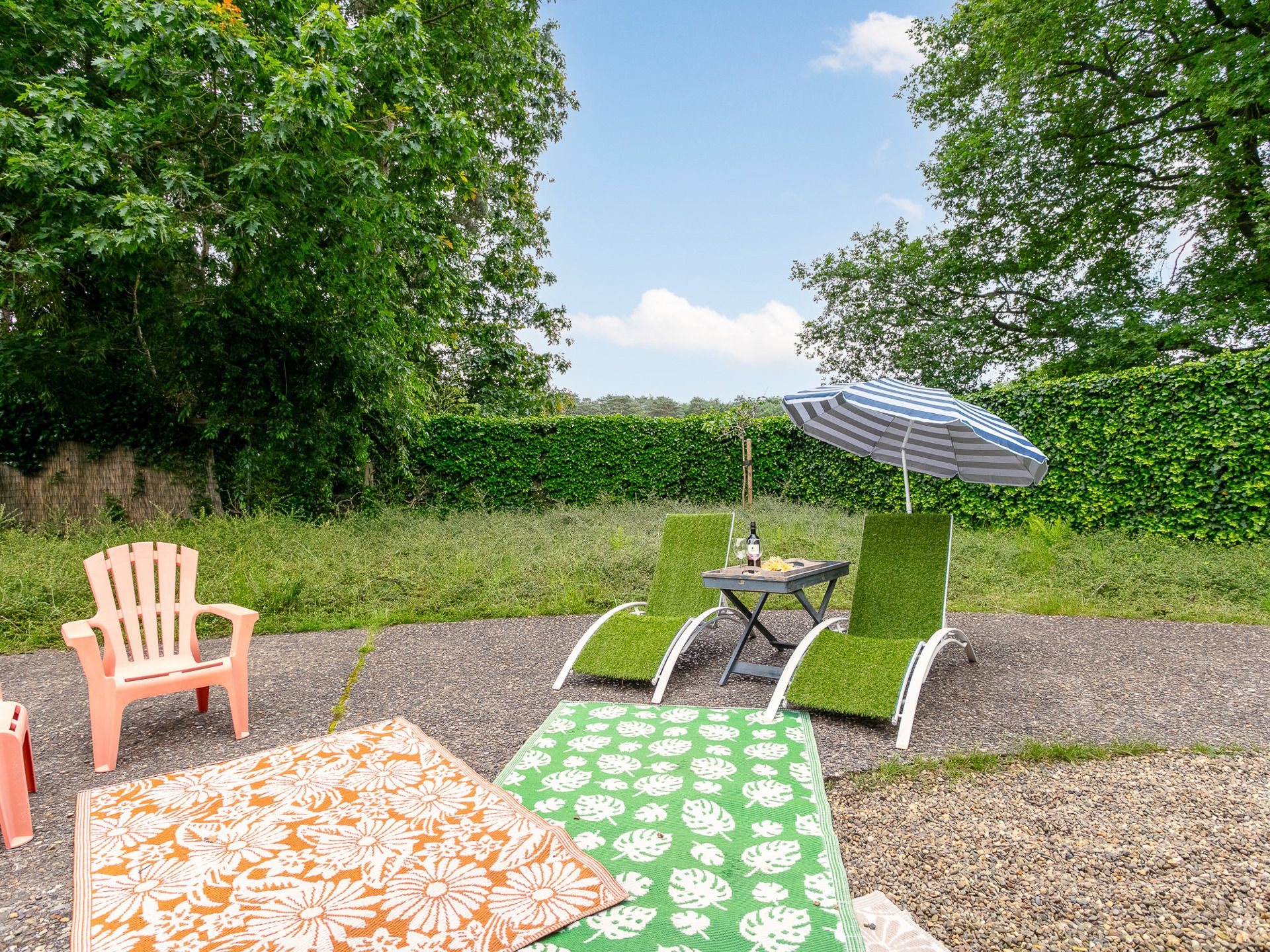 Moderne vakantiewoning in een groene omgeving foto 28