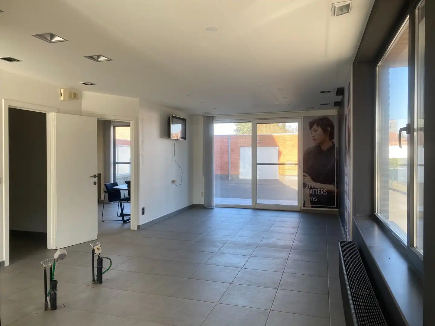 Pop-upruimte te huur op commerciële toplocatie in Maldegem foto 4
