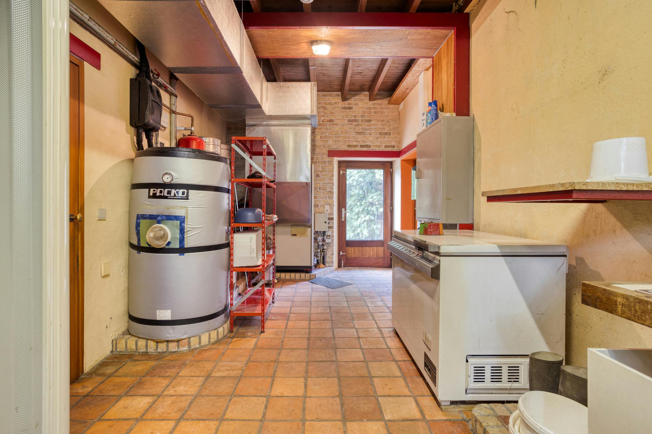 Unieke landelijke eigendom gelegen te Lo-Reninge aan het water. foto 30