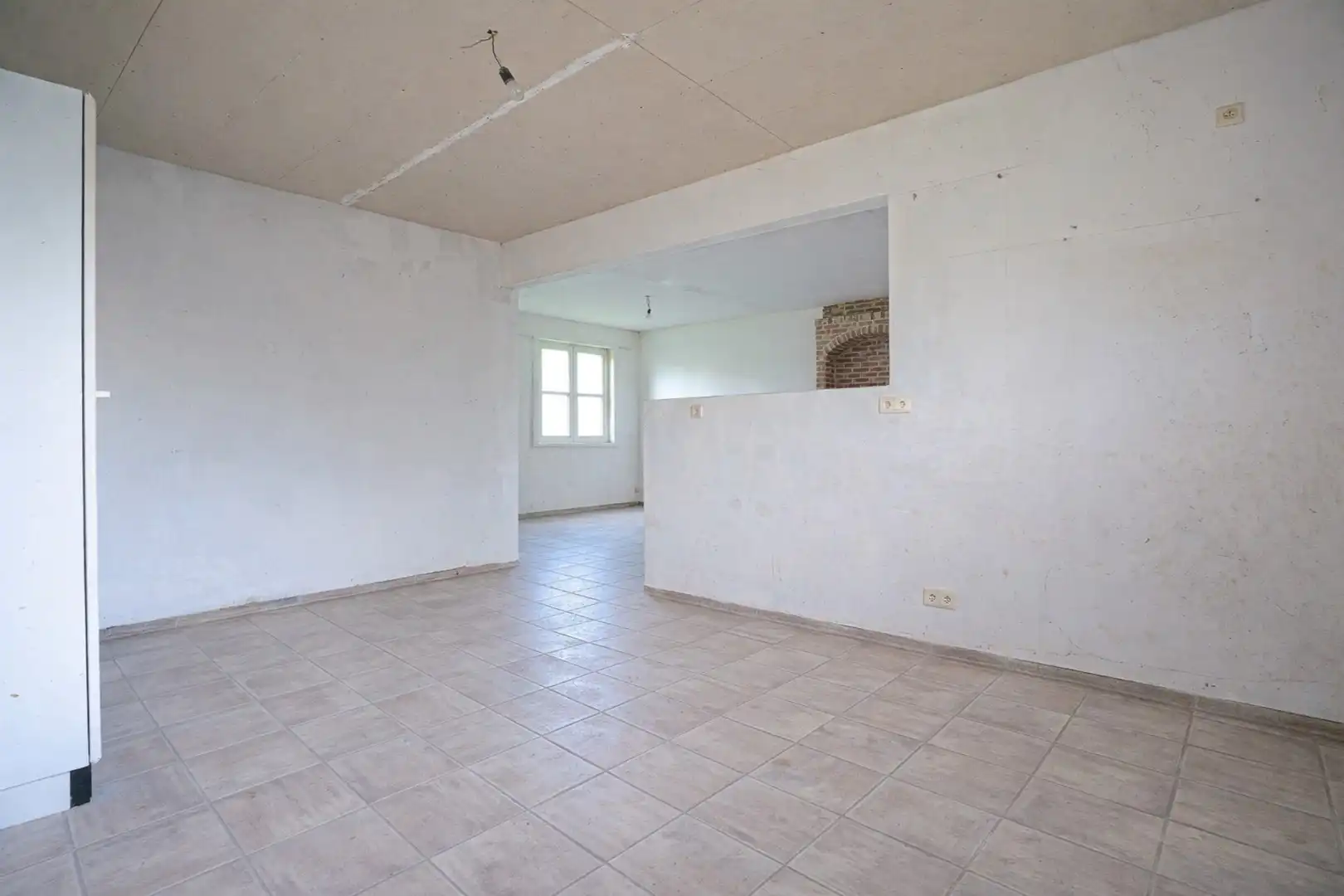 Verder af te werken woning op 844 m² te Houthulst! foto 3