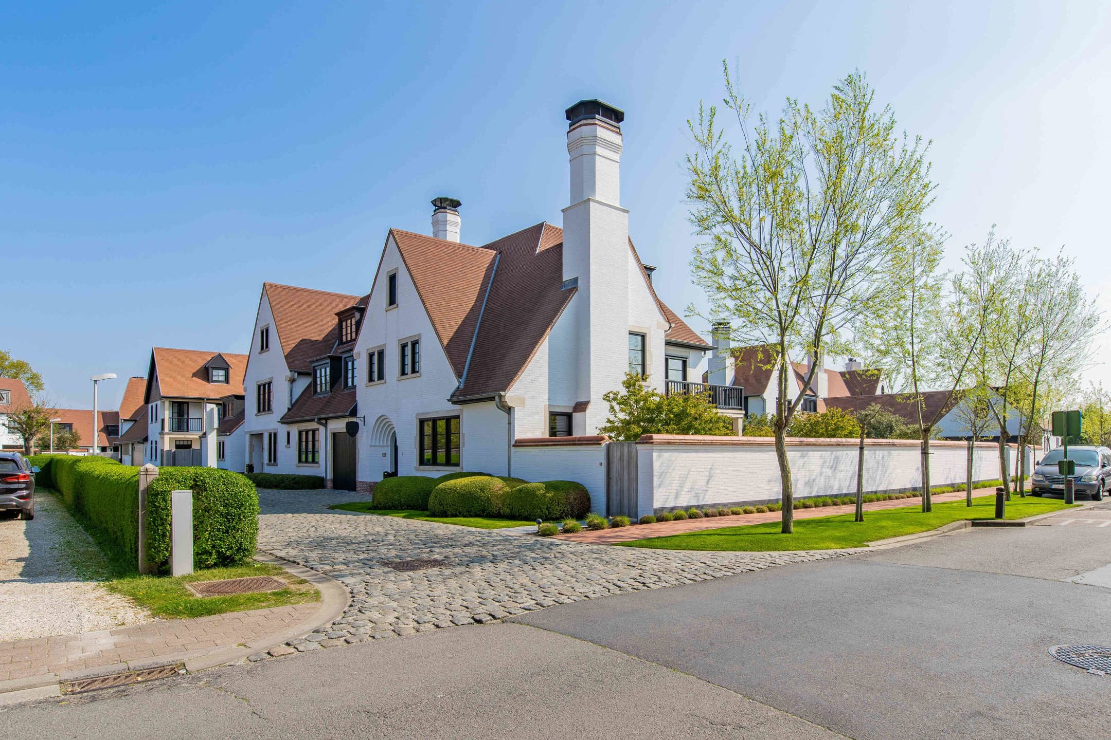 Exclusieve villa in het Zoute, vlakbij de Kalfmolen... foto {{pictureIndex}}