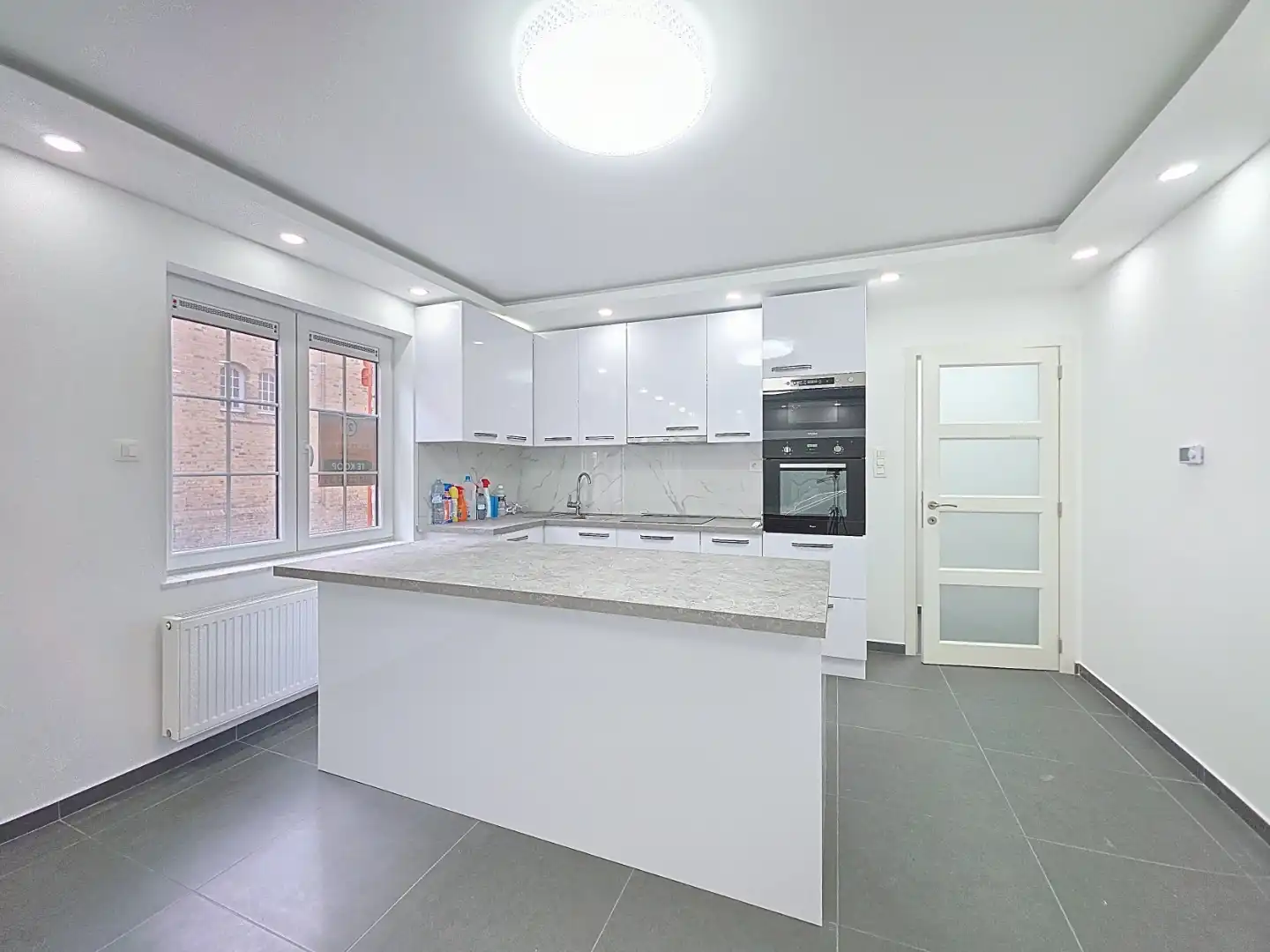 Modern en instapklaar appartement met 2 slaapkamers te Nieuwpoort-Stad foto 3