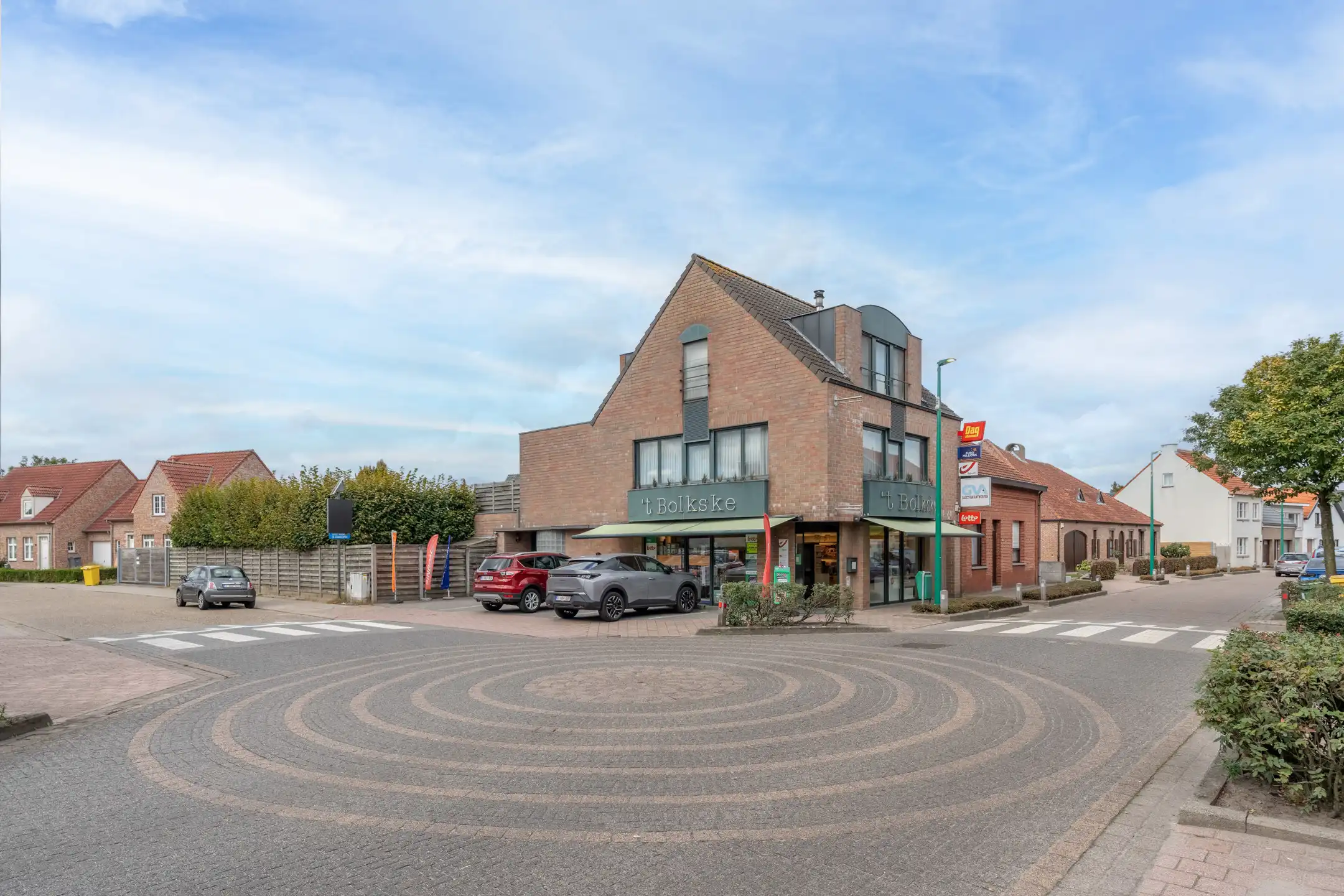 Interessant handelspand met woonst op gunstige locatie foto 2