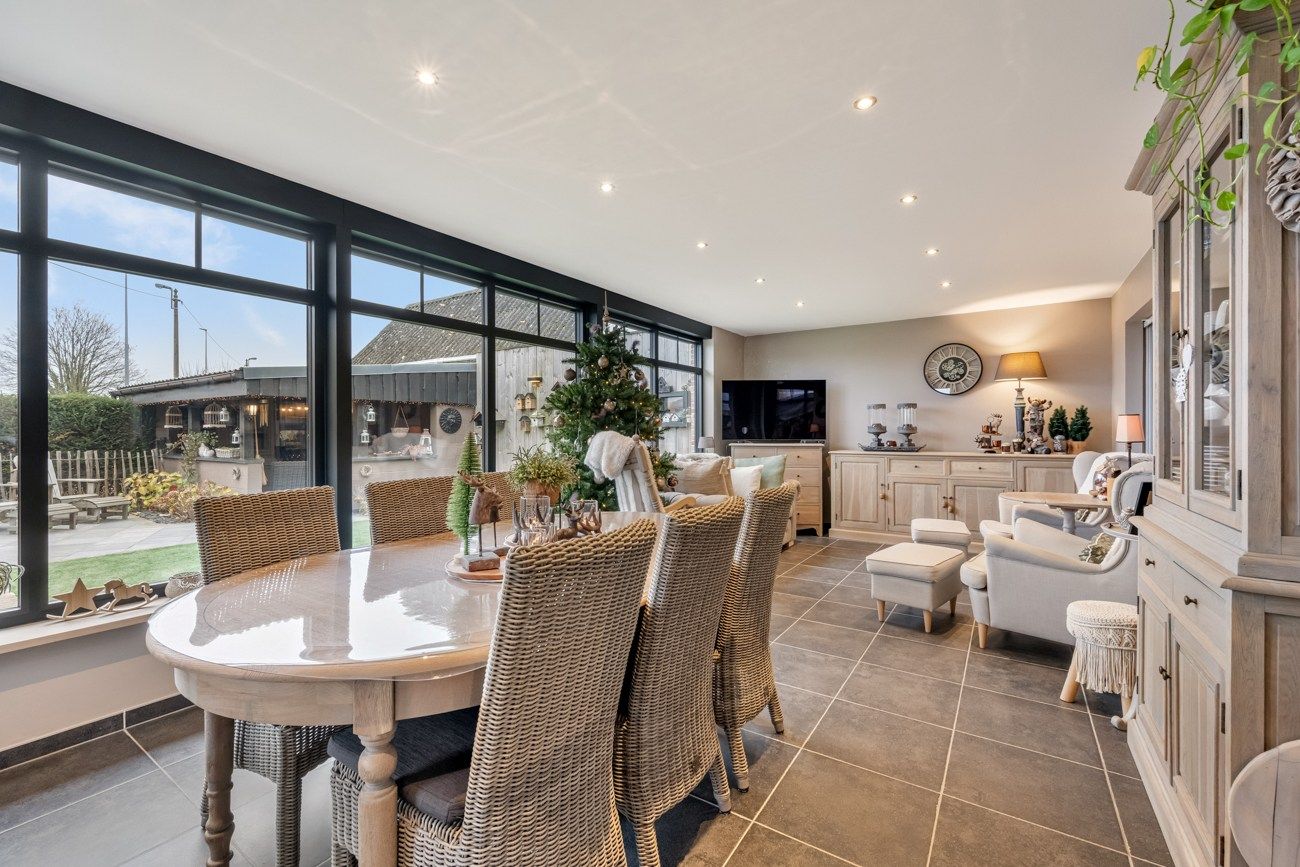 Luxueus vernieuwde 3-gevel woning op toplocatie. foto 6