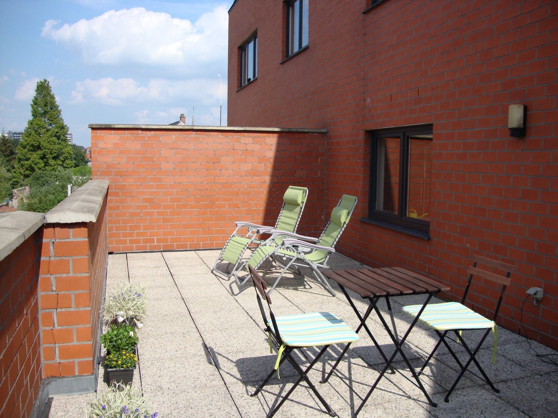 Te koop in Lokeren: Modern appartement met 2 slaapkamers en ruim terras foto 1