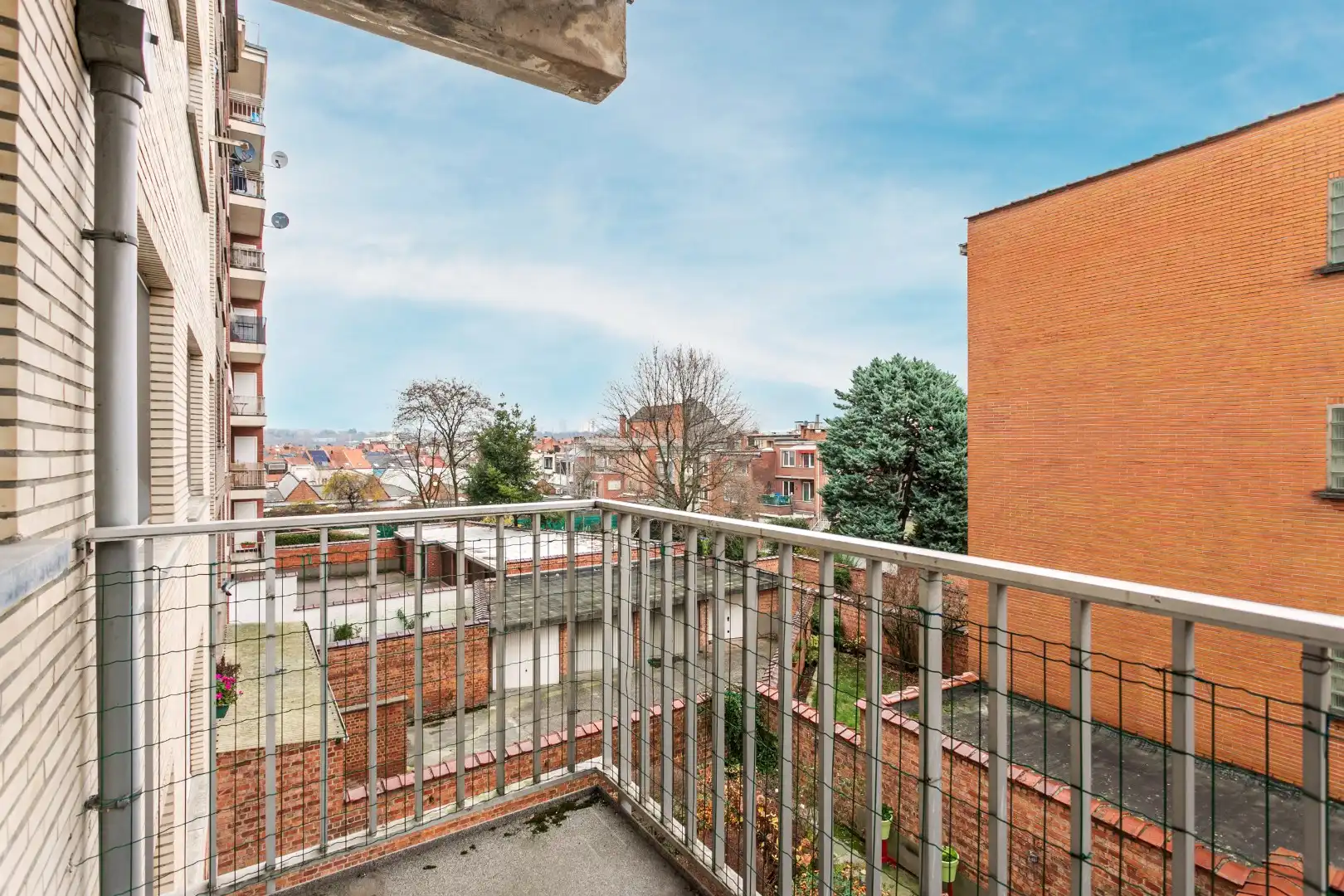 Te renoveren appartement met 1 slaapkamer, terras en kelderberging in Ganshoren foto 8