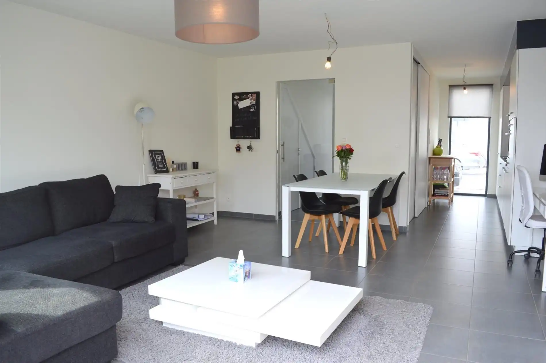 Instapklare gezinswoning (BJ 2013) met 3 slaapkamers, tuin én carport te koop in Heule foto 3