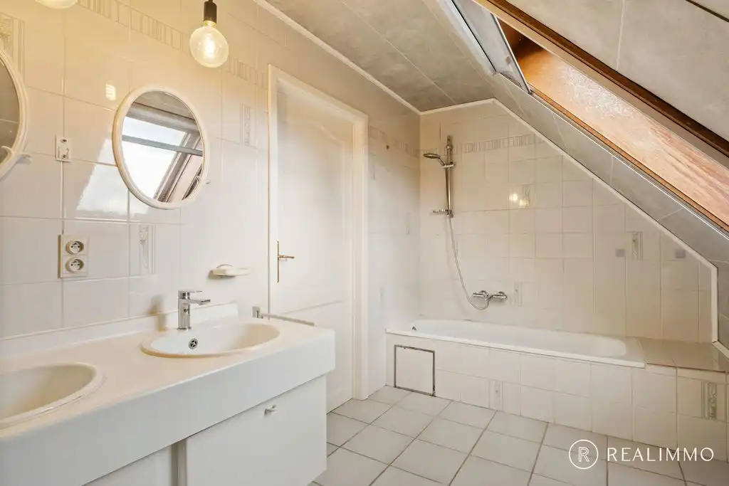 Alleenstaande woning met 4 slaapkamers te Outrijve foto 12