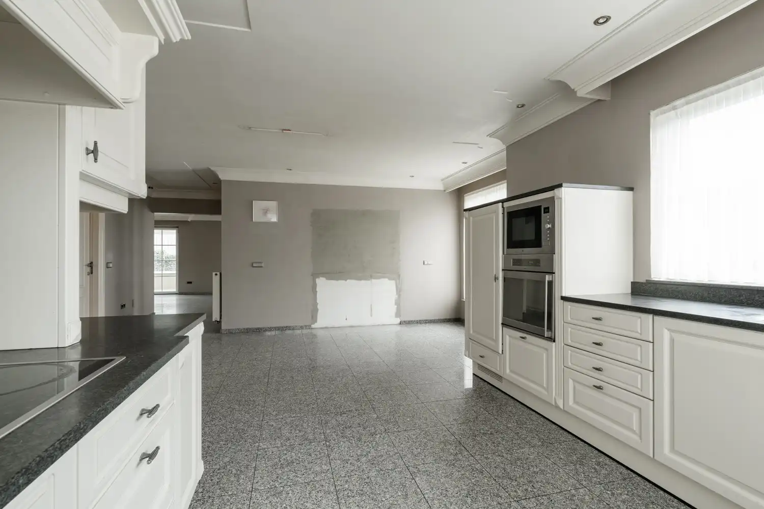 BEDRIJFSPAND MET CONCIERGEWONING foto 15