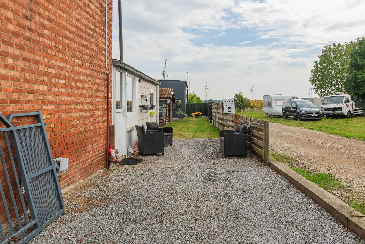 Halfopen woning op een perceel van 532 m² met ruime garage/werkplaats foto 33