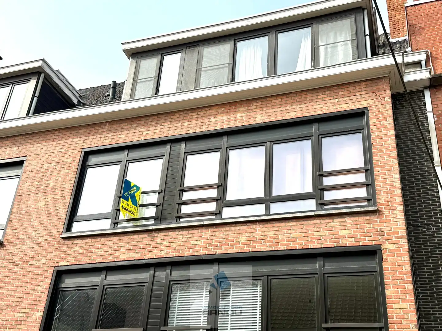 Ruim en lichtrijk appartement met 3 slaapkamers foto 2