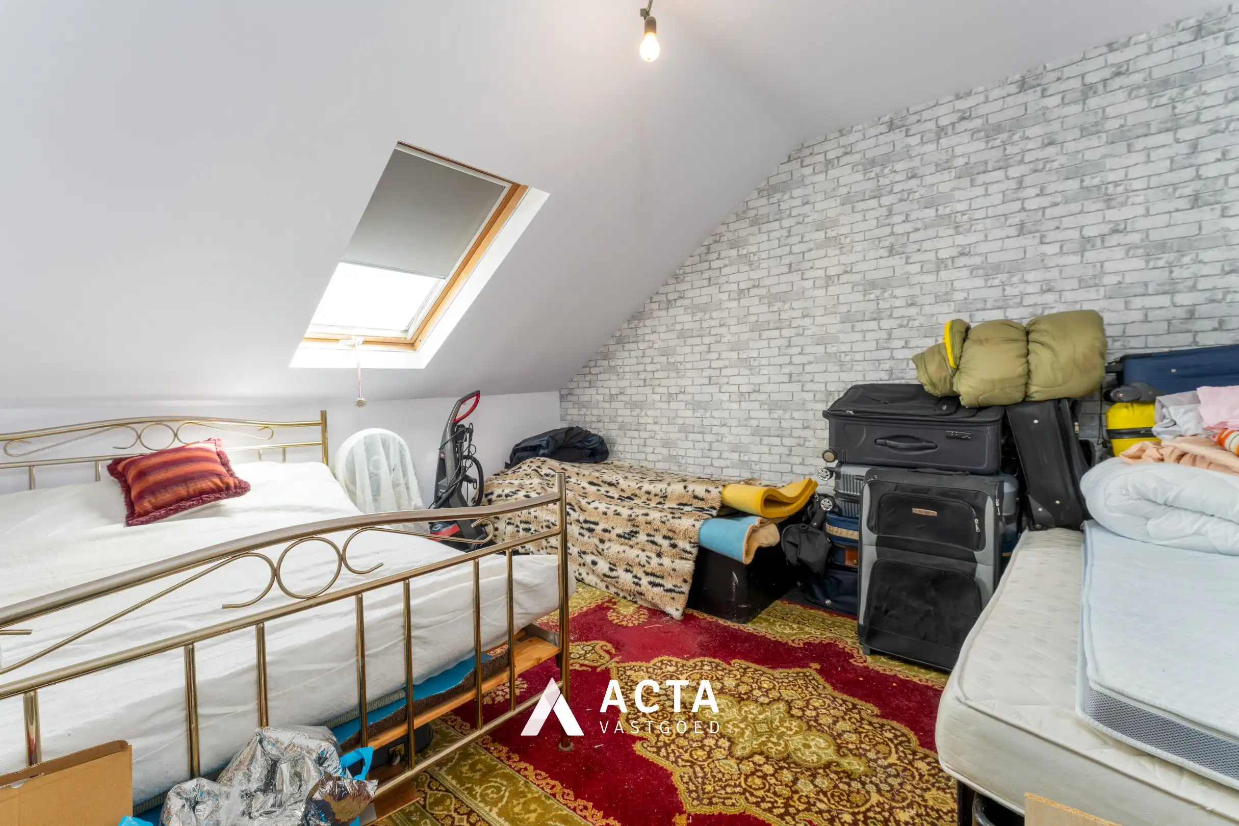 Ruime te renoveren stadswoning met 5 slaapkamers en tuin foto 16