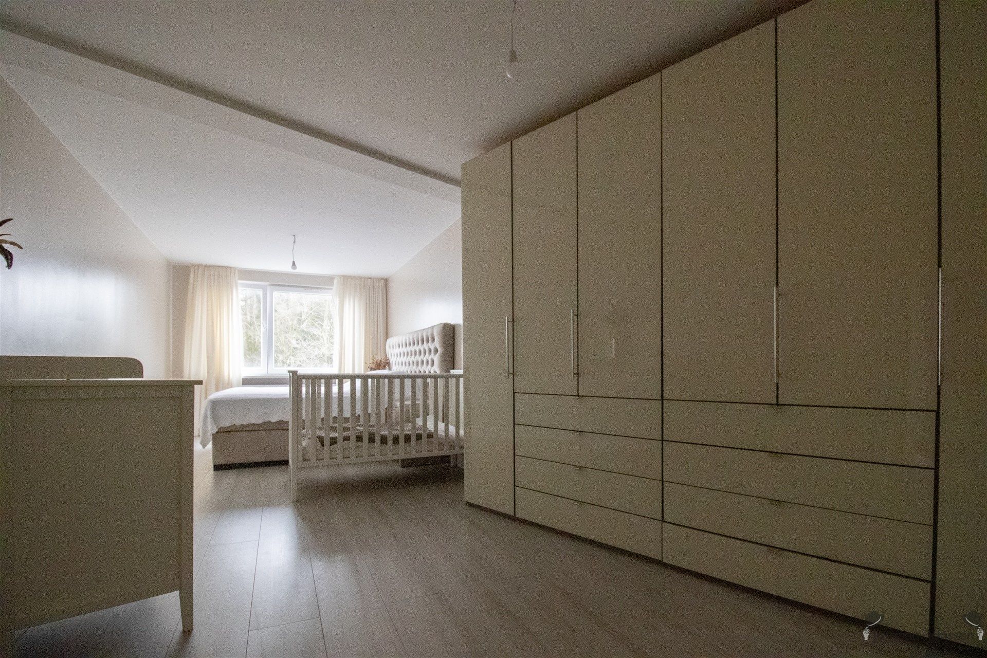 Recent gerenoveerde woning met 4 slaapkamers op 580 m².  foto 12