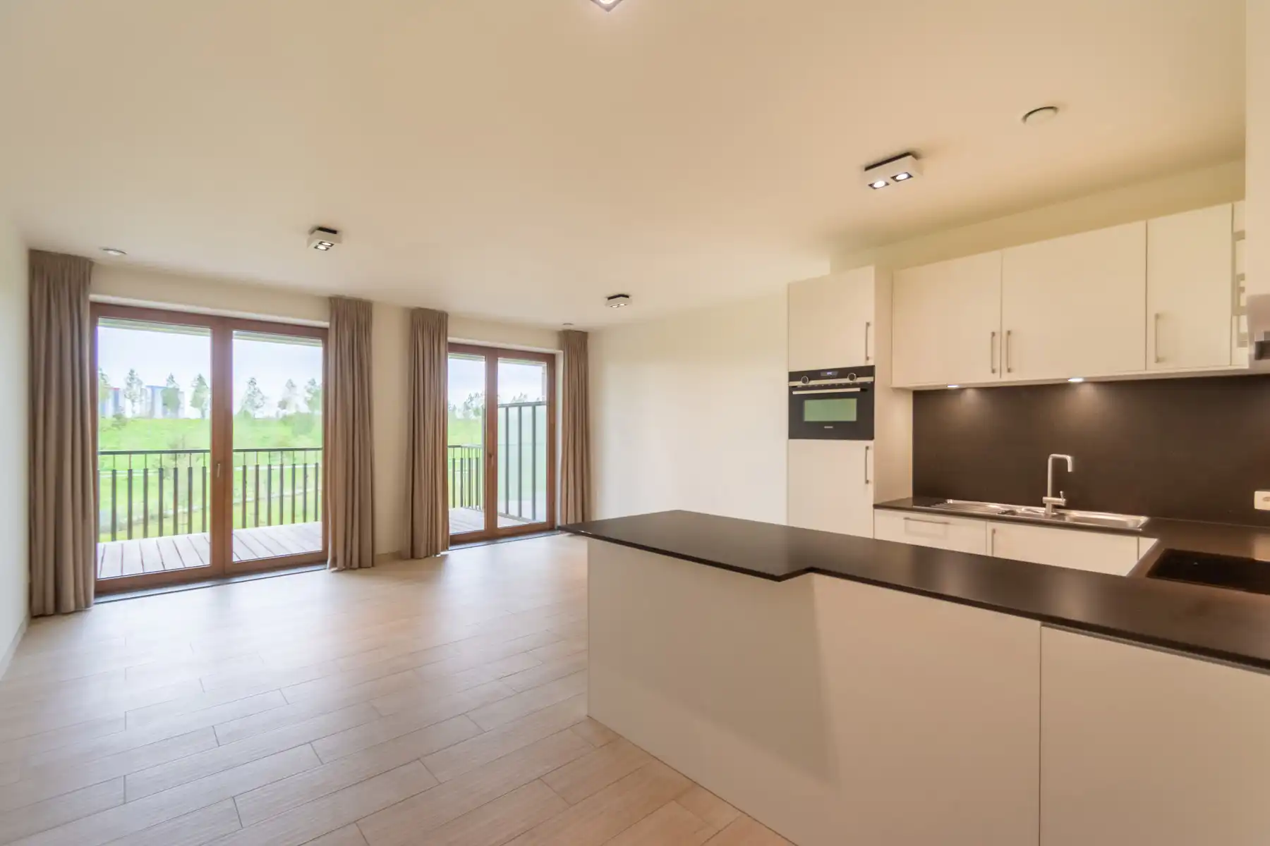 Prachtige 1 slaapkamers appartement met parkzicht foto 11