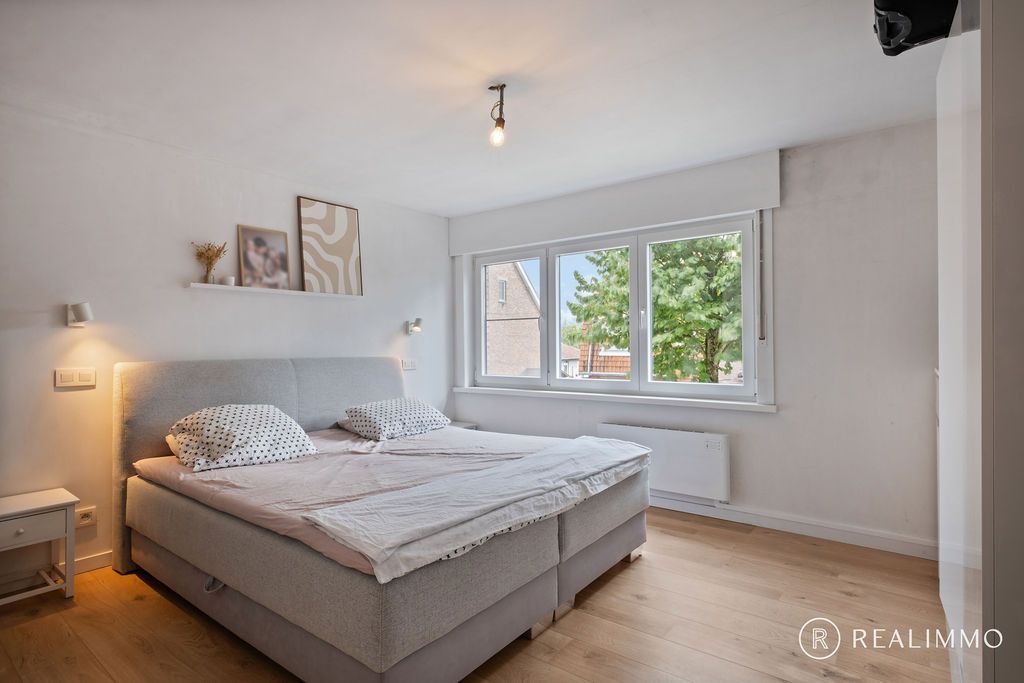 Gerenoveerde woning in rustige straat! foto 13